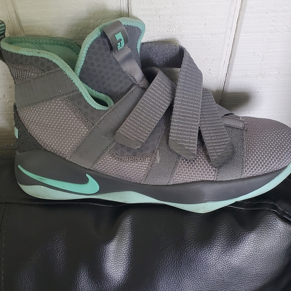 NIKE LEBRON SOLDIER 11 GS “GREY MINT” - Picture 1 of 11